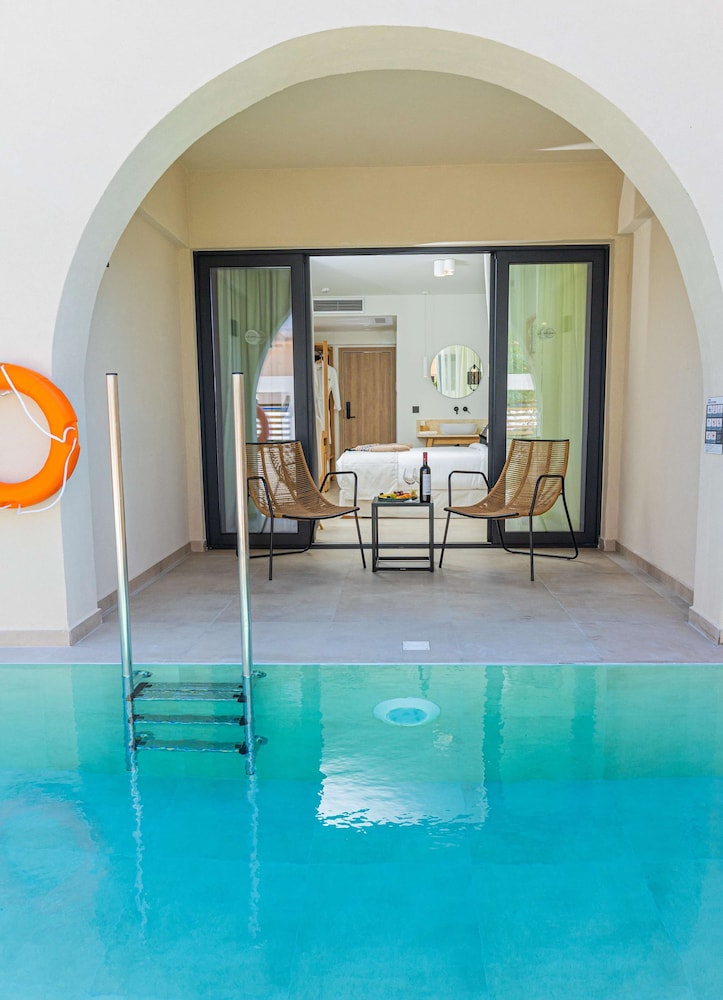 Cabana Blu Hotel & Suites — Swimming pool in Kardamena, South Aegean