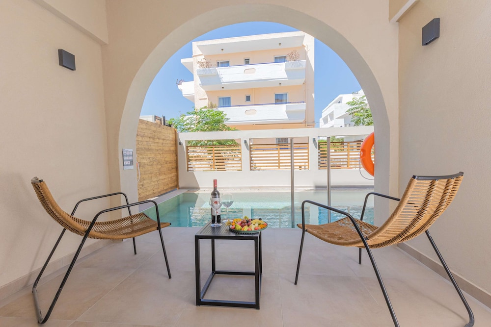 Cabana Blu Hotel & Suites — Swimming pool in Kardamena, South Aegean