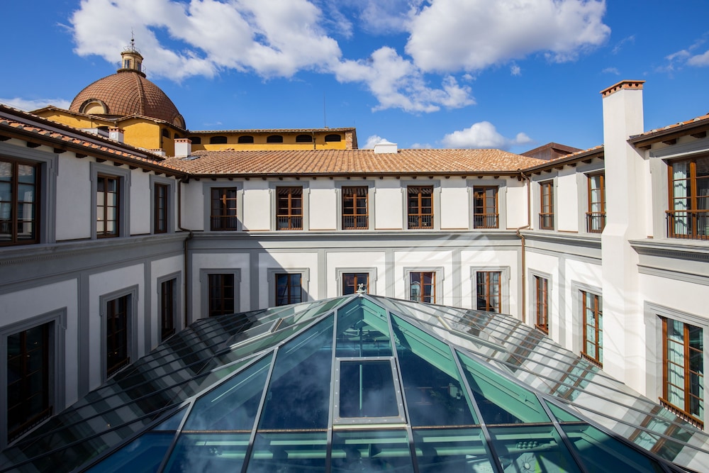 25hours Hotel Florence Piazza San Paolino — Hotel building in Florence, Tuscany