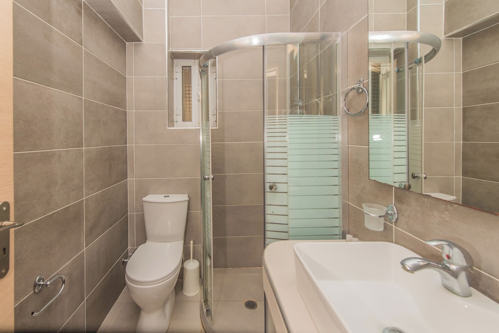 Planos Beach Hotel — Hotel rooms in Tsilivi, Ionian Islands