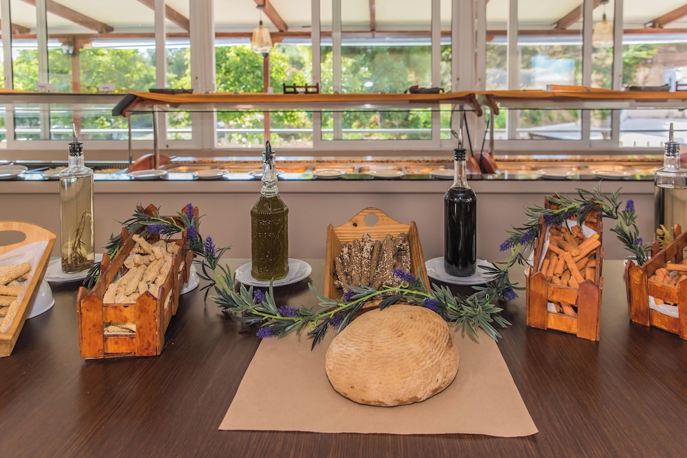 Planos Beach Hotel — Restaurant & bars in Tsilivi, Ionian Islands