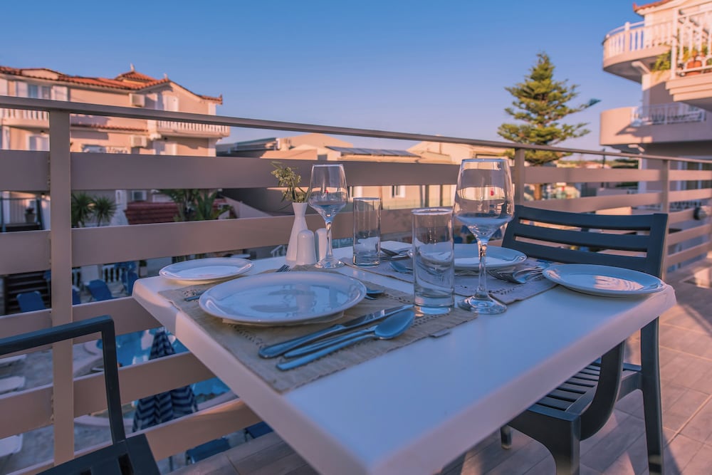 Planos Beach Hotel — Restaurant & bars in Tsilivi, Ionian Islands