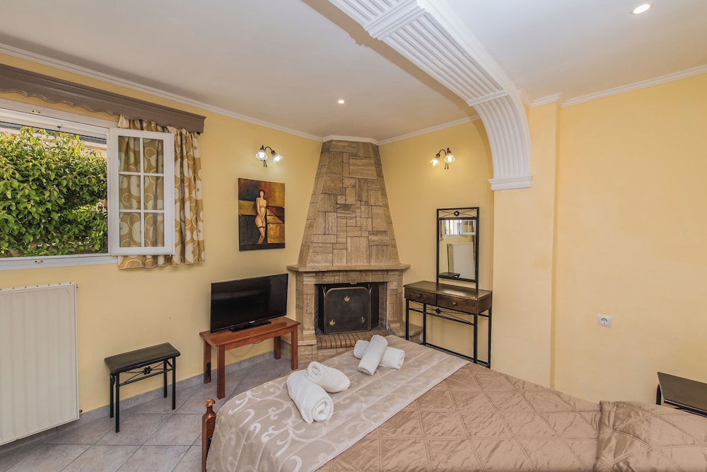 Planos Beach Hotel — Hotel rooms in Tsilivi, Ionian Islands