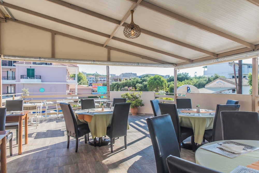 Planos Beach Hotel — Restaurant & bars in Tsilivi, Ionian Islands