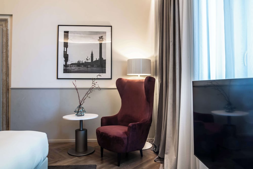Radisson Collection Hotel, Palazzo Nani Venice — Hotel rooms in Venice, Veneto