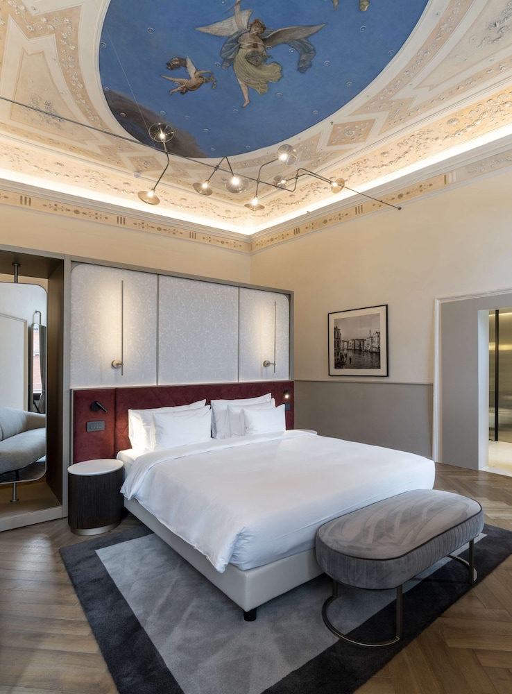 Radisson Collection Hotel, Palazzo Nani Venice — Hotel rooms in Venice, Veneto