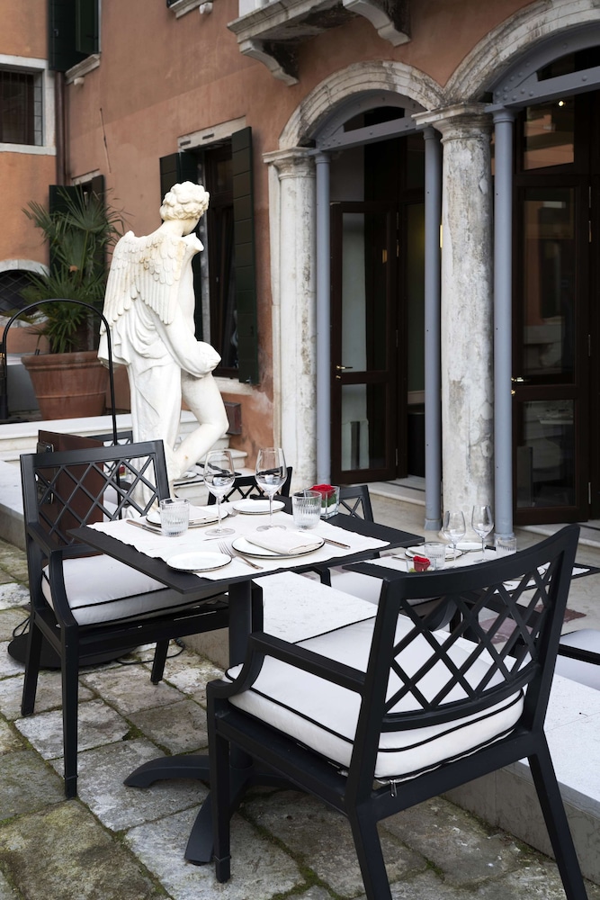 Radisson Collection Hotel, Palazzo Nani Venice — Restaurant & bars in Venice, Veneto
