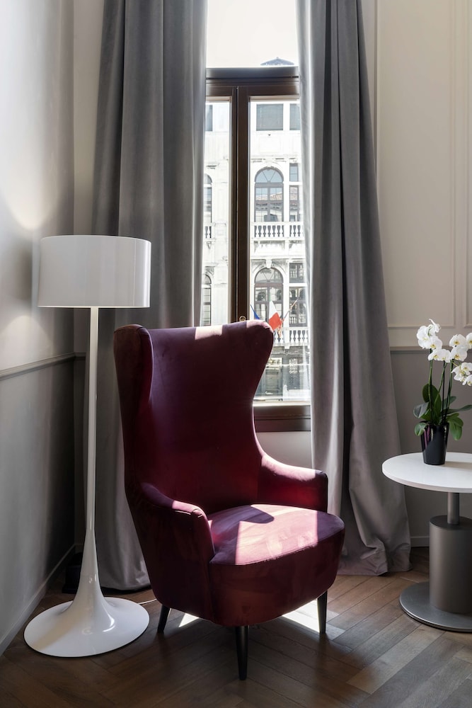 Radisson Collection Hotel, Palazzo Nani Venice — Hotel rooms in Venice, Veneto
