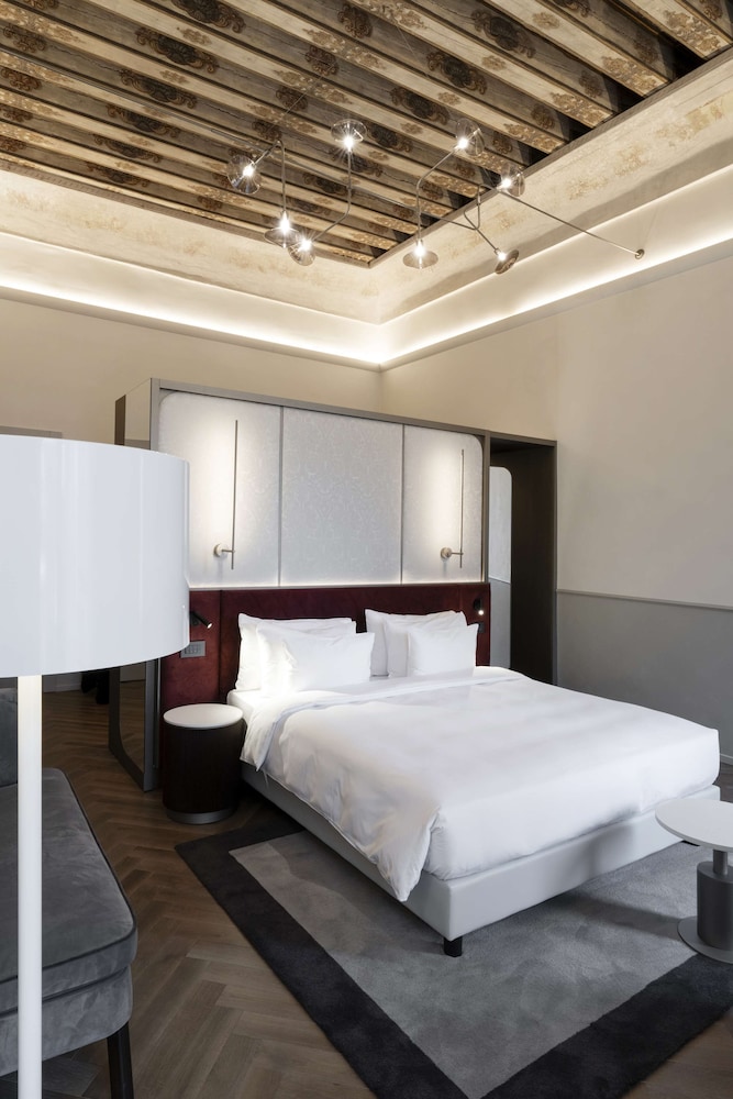 Radisson Collection Hotel, Palazzo Nani Venice — Hotel rooms in Venice, Veneto