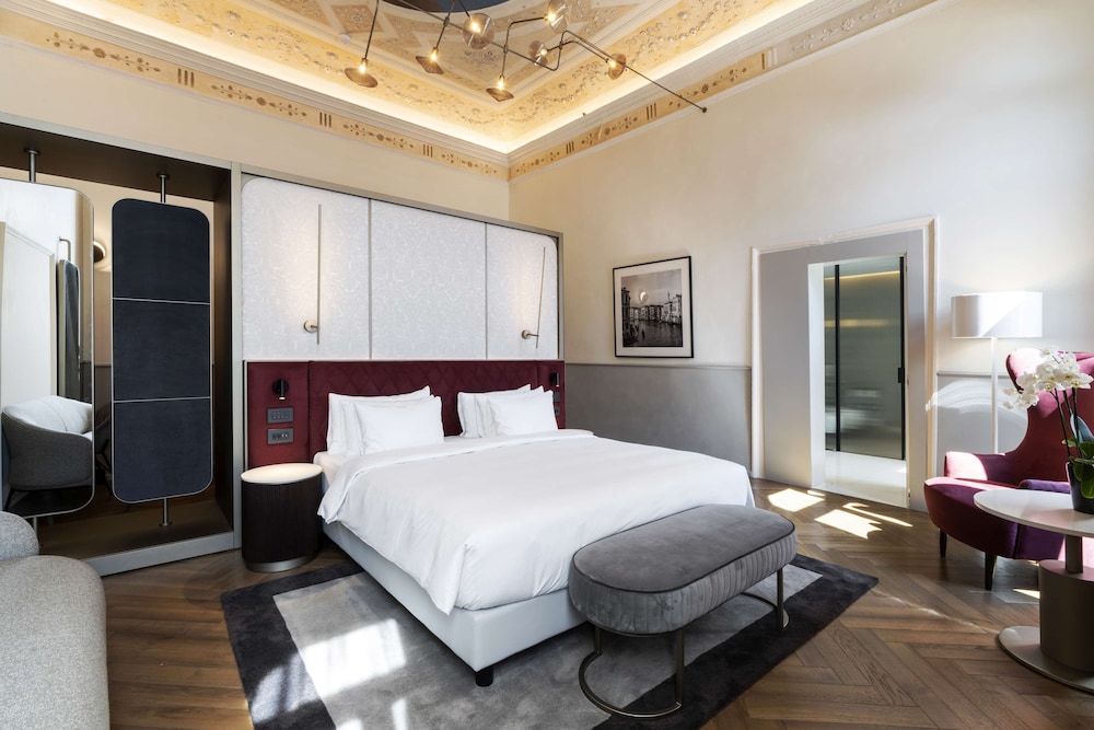 Radisson Collection Hotel, Palazzo Nani Venice — Hotel rooms in Venice, Veneto