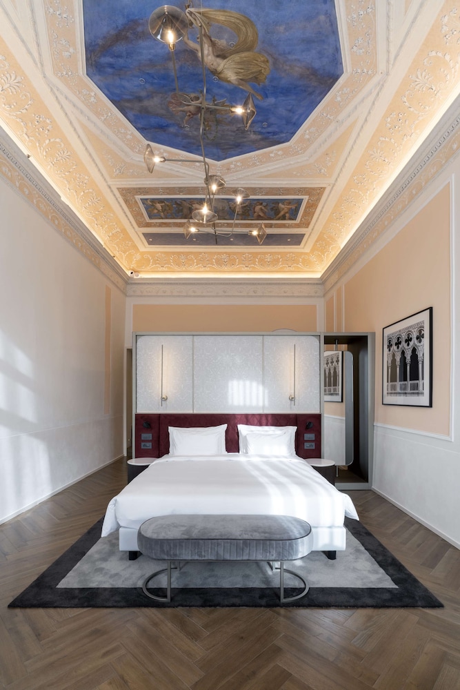 Radisson Collection Hotel, Palazzo Nani Venice — Hotel rooms in Venice, Veneto