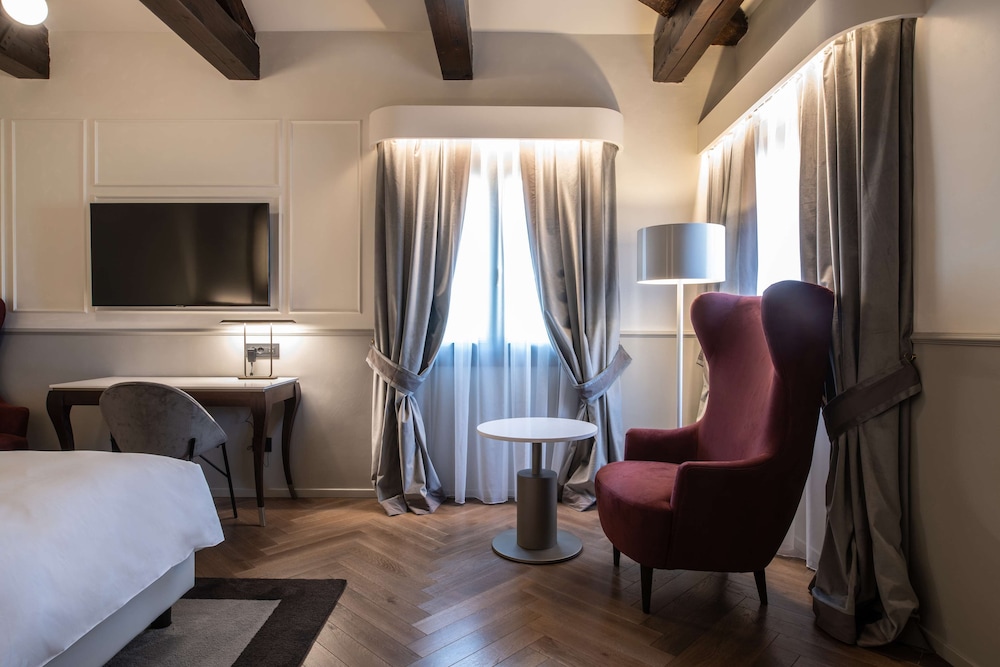 Radisson Collection Hotel, Palazzo Nani Venice — Hotel rooms in Venice, Veneto