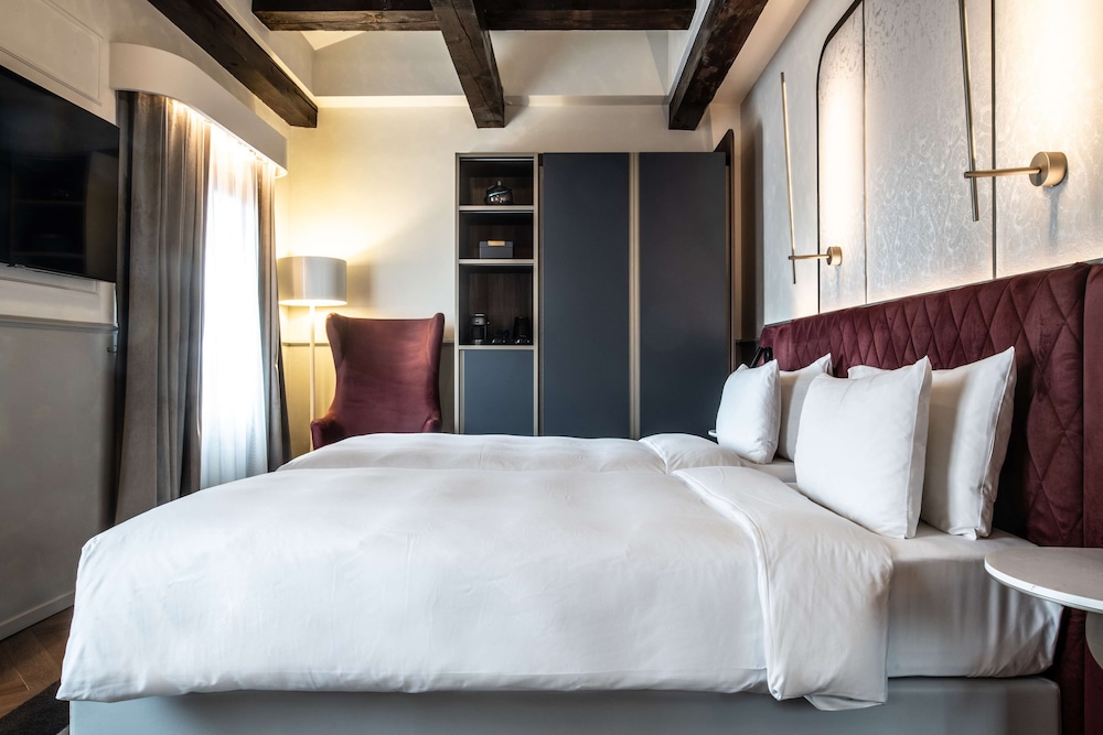 Radisson Collection Hotel, Palazzo Nani Venice — Hotel rooms in Venice, Veneto