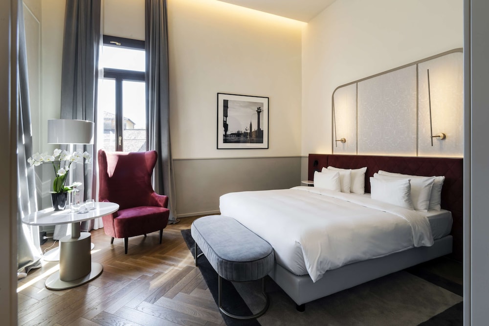 Radisson Collection Hotel, Palazzo Nani Venice — Hotel rooms in Venice, Veneto