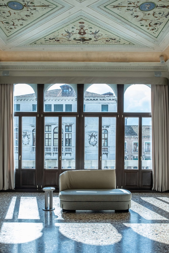 Radisson Collection Hotel, Palazzo Nani Venice — Hotel building in Venice, Veneto