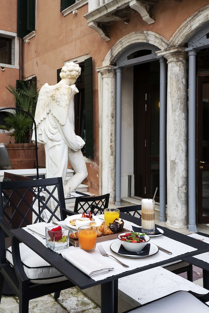 Radisson Collection Hotel, Palazzo Nani Venice — Restaurant & bars in Venice, Veneto