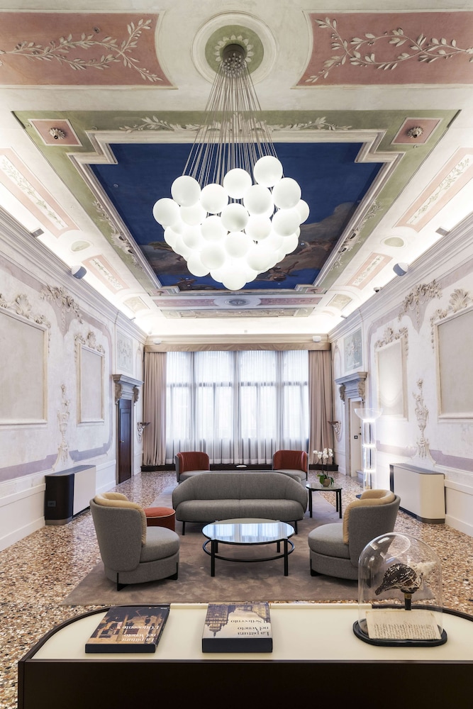 Radisson Collection Hotel, Palazzo Nani Venice — Hotel building in Venice, Veneto