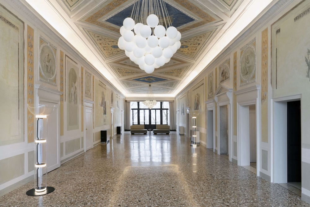 Radisson Collection Hotel, Palazzo Nani Venice — Hotel building in Venice, Veneto