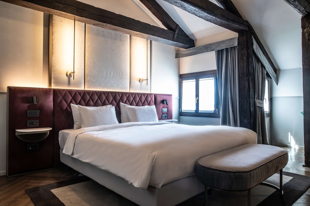 Radisson Collection Hotel, Palazzo Nani Venice — Hotel rooms in Venice, Veneto