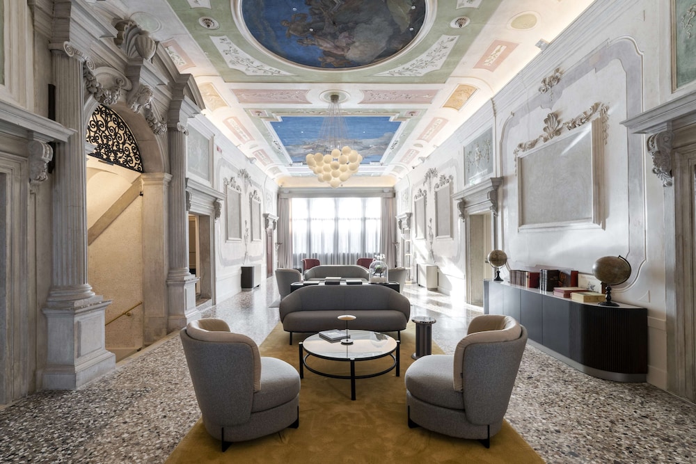Radisson Collection Hotel, Palazzo Nani Venice — Hotel building in Venice, Veneto