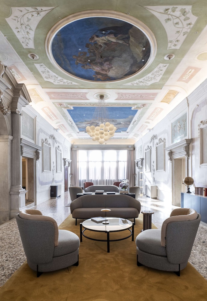Radisson Collection Hotel, Palazzo Nani Venice — Hotel building in Venice, Veneto