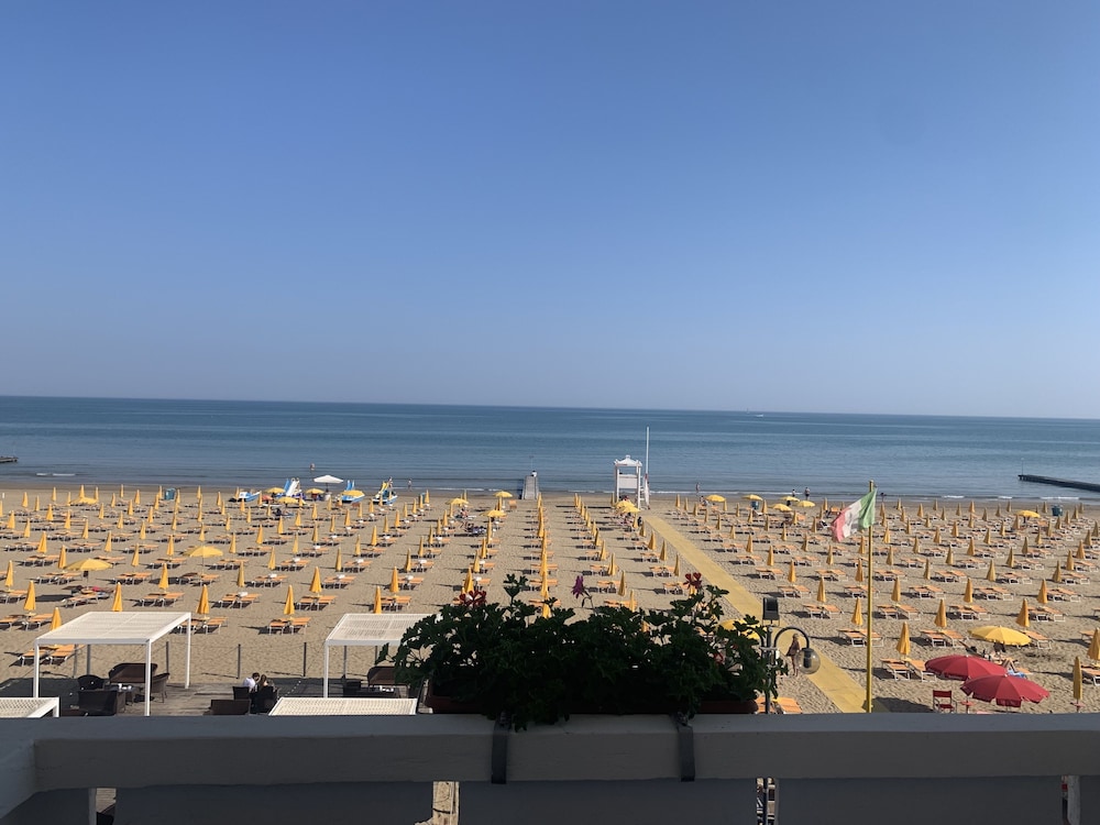 Hotel Villa Sorriso — Beach in Jesolo, Veneto