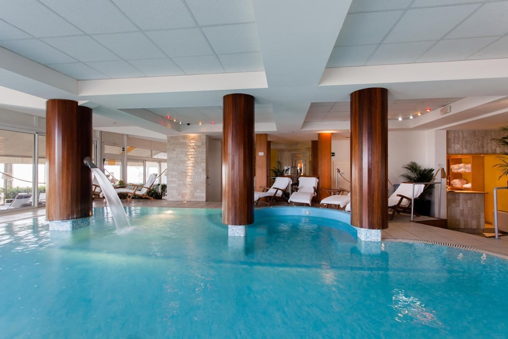 Hotel Villa Sorriso — Swimming pool in Jesolo, Veneto