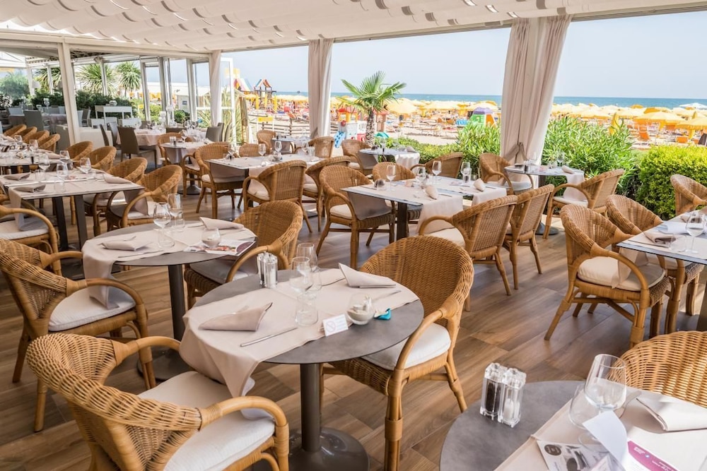 Hotel Villa Sorriso — Restaurant & bars in Jesolo, Veneto