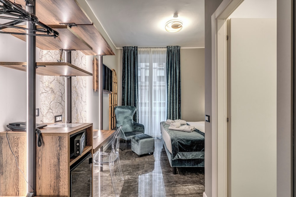 Apollo Boutique Hotel — Hotel rooms in Rome, Lazio