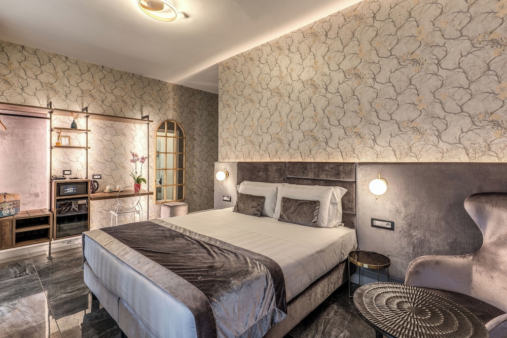 Apollo Boutique Hotel — Hotel rooms in Rome, Lazio