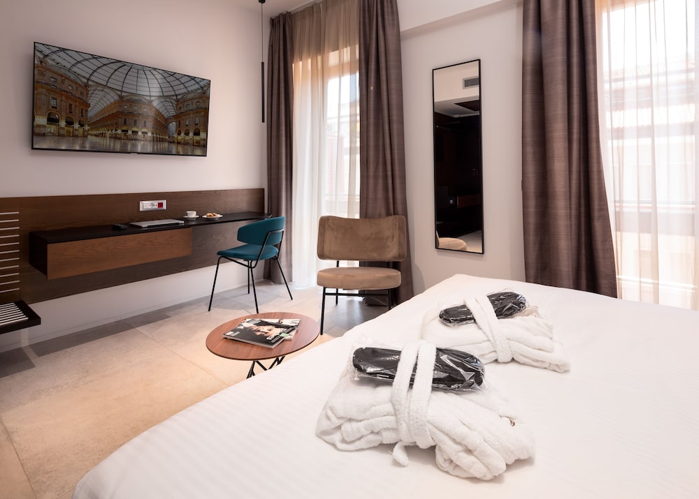 The Corner Duomo Hotel — Hotel rooms in Milan, Lombardy