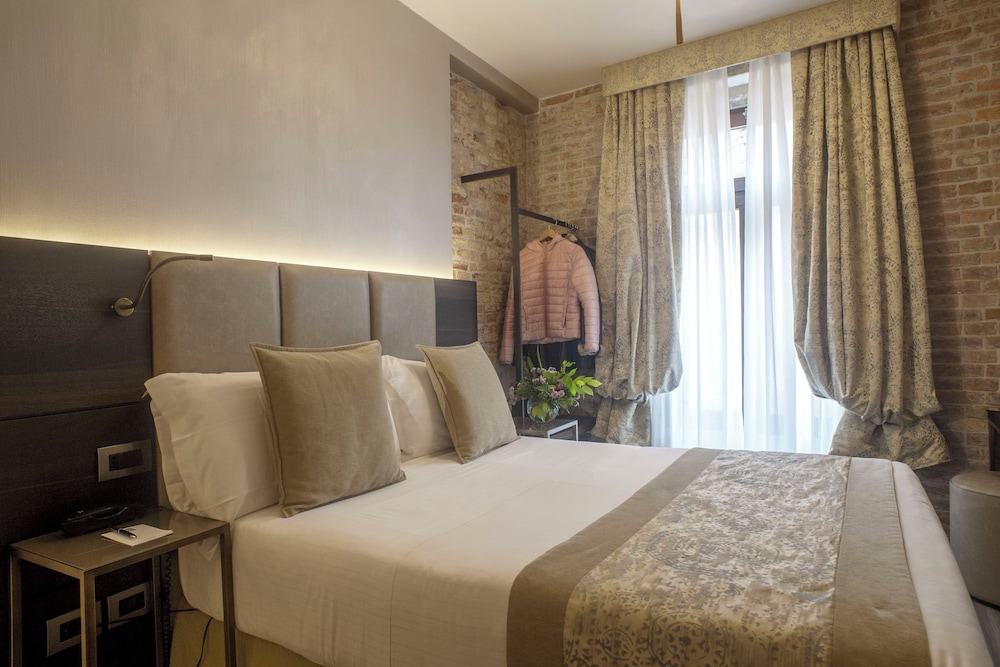 Hotel Aquarius Venice — Hotel rooms in Venice, Veneto