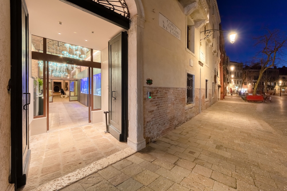 Hotel Aquarius Venice — Hotel building in Venice, Veneto