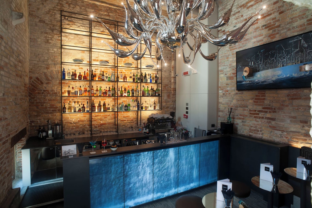 Hotel Aquarius Venice — Restaurant & bars in Venice, Veneto
