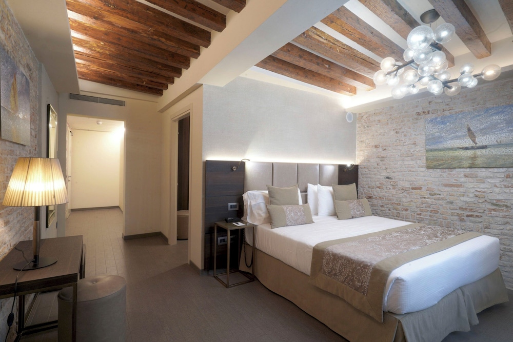 Hotel Aquarius Venice — Hotel rooms in Venice, Veneto