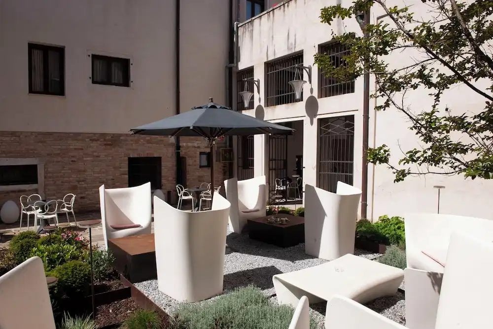 Hotel Aquarius Venice — Restaurant & bars in Venice, Veneto