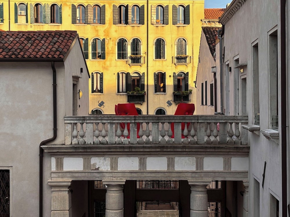 Hotel Aquarius Venice — Hotel building in Venice, Veneto