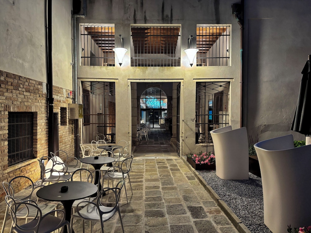 Hotel Aquarius Venice — Restaurant & bars in Venice, Veneto