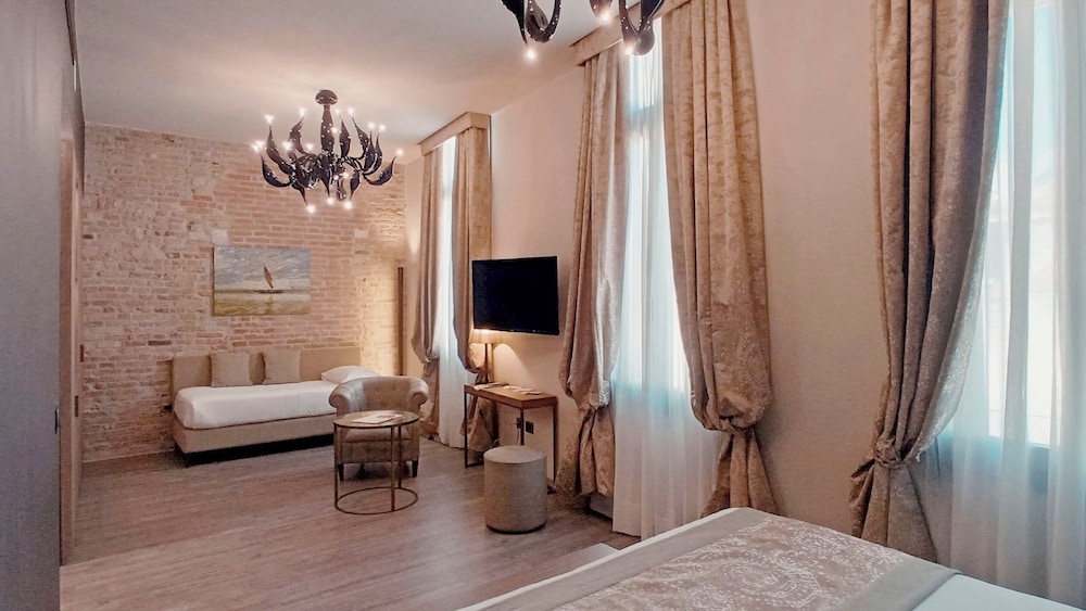 Hotel Aquarius Venice — Hotel rooms in Venice, Veneto