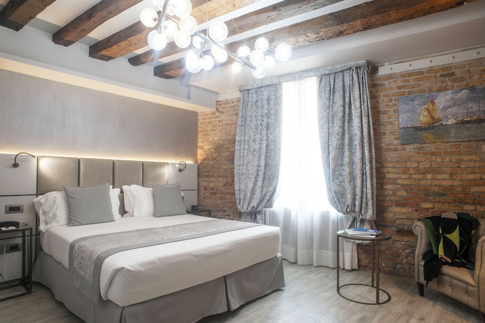 Hotel Aquarius Venice — Hotel rooms in Venice, Veneto