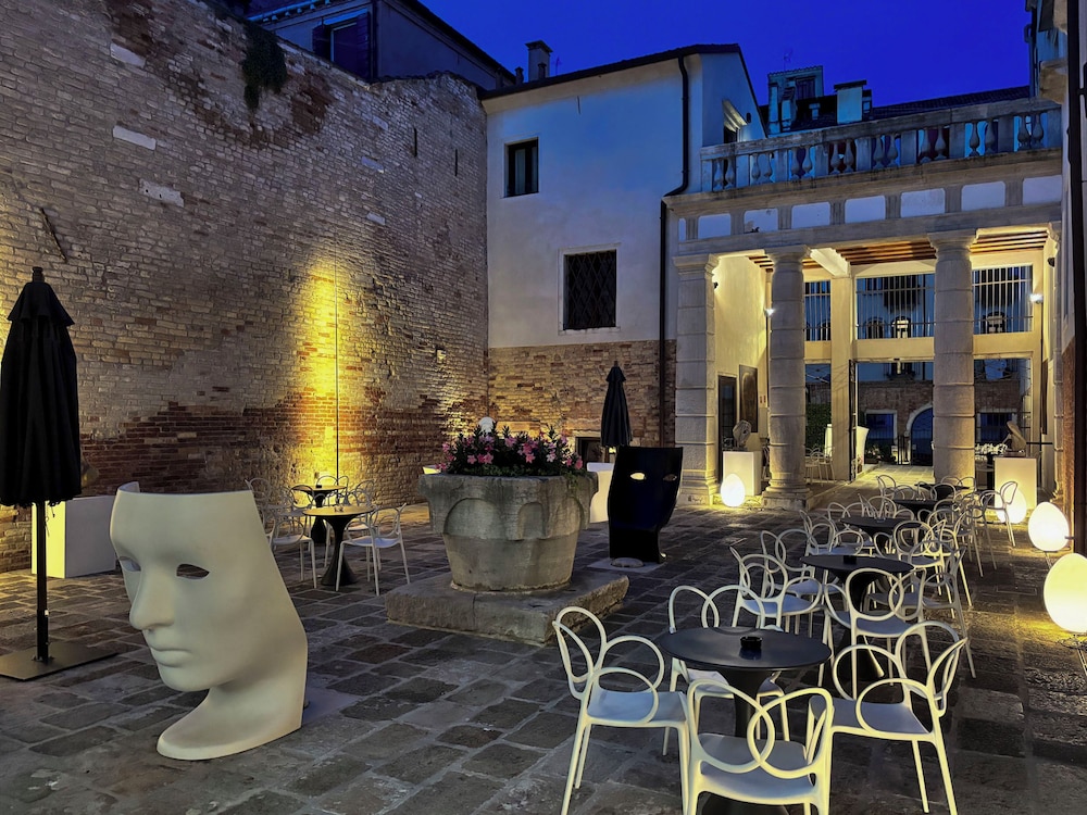 Hotel Aquarius Venice — Restaurant & bars in Venice, Veneto