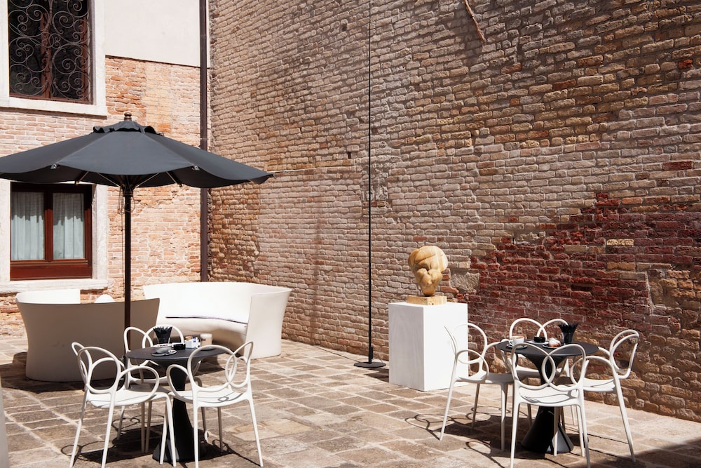 Hotel Aquarius Venice — Restaurant & bars in Venice, Veneto