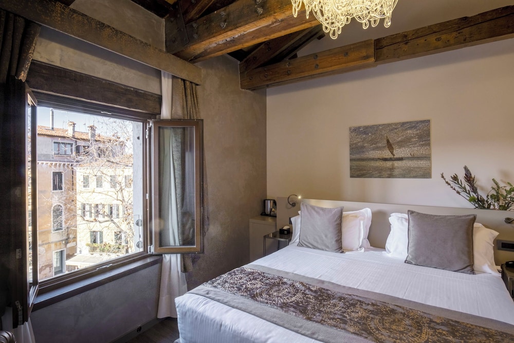 Hotel Aquarius Venice — Hotel rooms in Venice, Veneto
