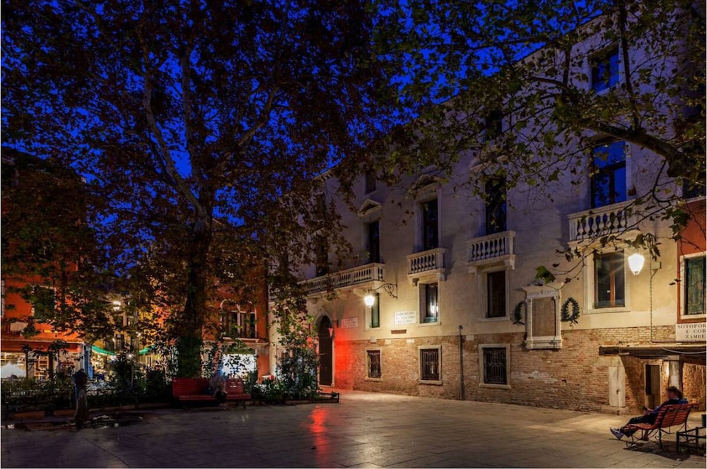 Hotel Aquarius Venice — Hotel building in Venice, Veneto