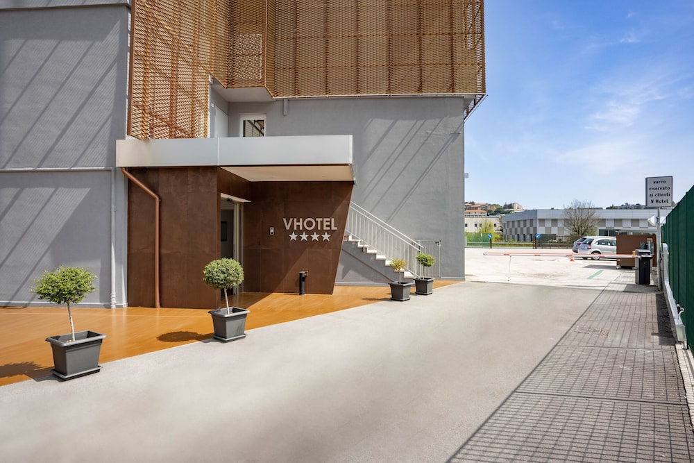 V Hotel - zdjęcie 2