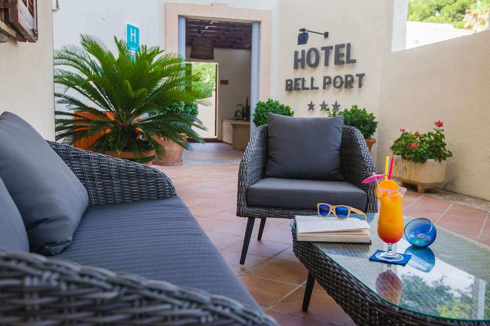 Hotel Bell Port — Hotel building in Cala Ratjada, Balearic Islands