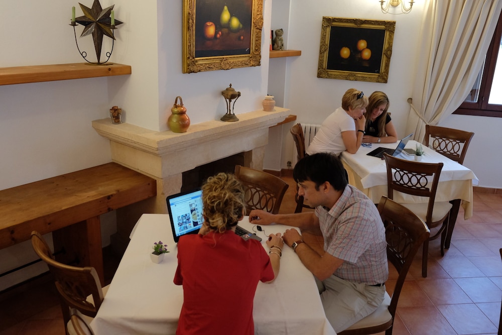 Hotel Bell Port — Restaurant & bars in Cala Ratjada, Balearic Islands