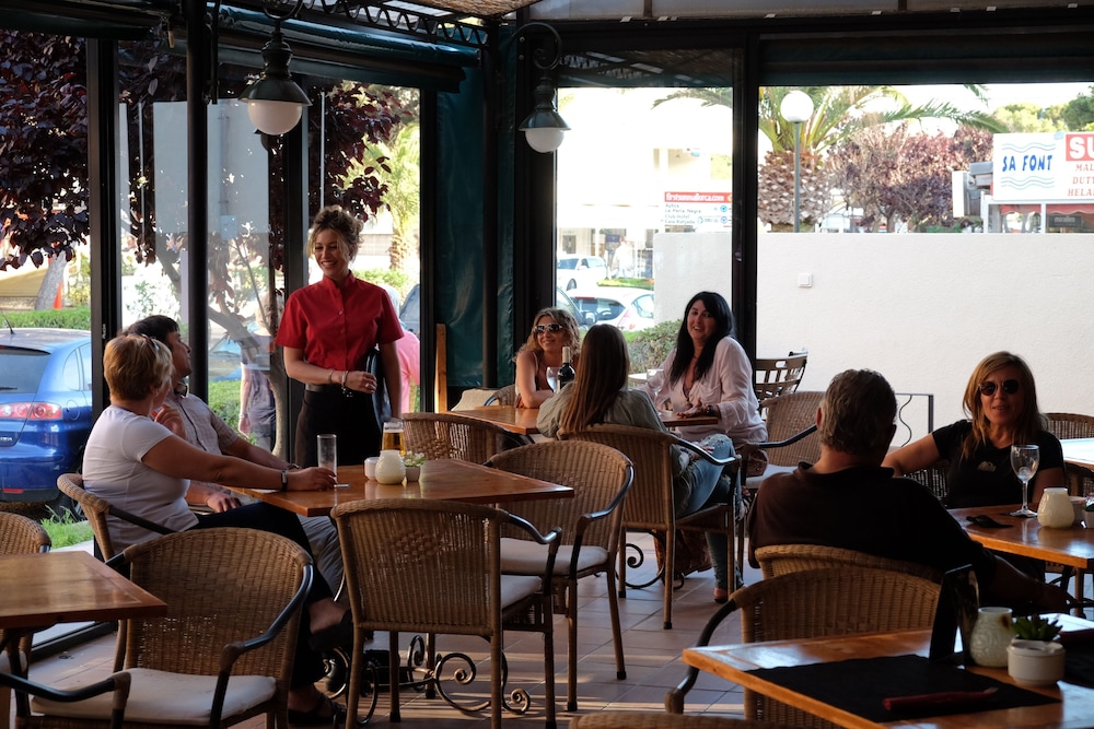 Hotel Bell Port — Restaurant & bars in Cala Ratjada, Balearic Islands