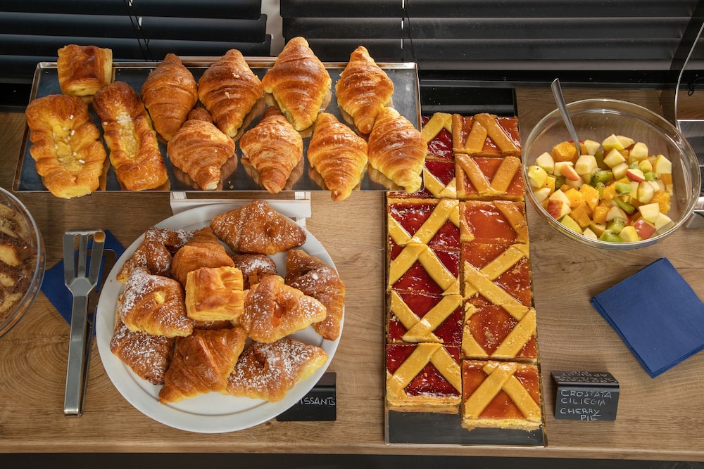 Bloom Hotel Rome — Restaurant & bars in Rome, Lazio