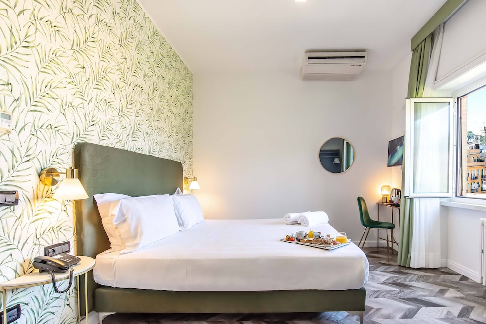 Bloom Hotel Rome — Hotel rooms in Rome, Lazio